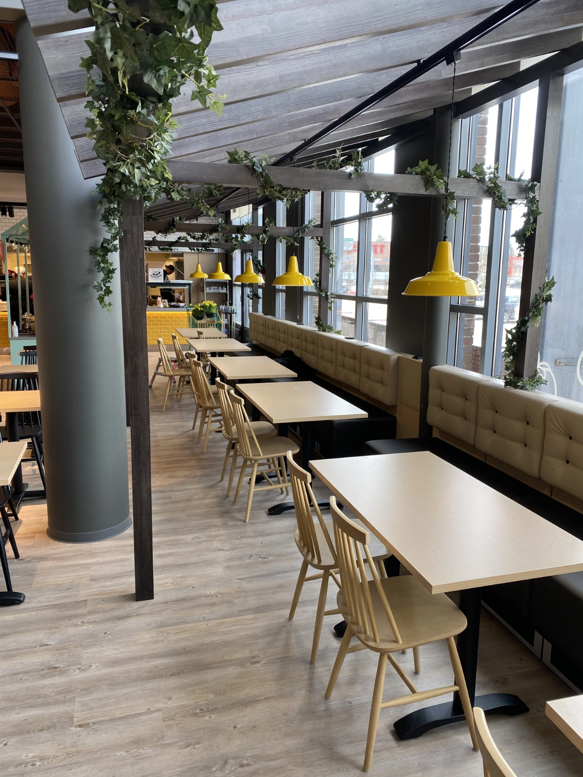 Julkisten tilojen valaisinasennukset